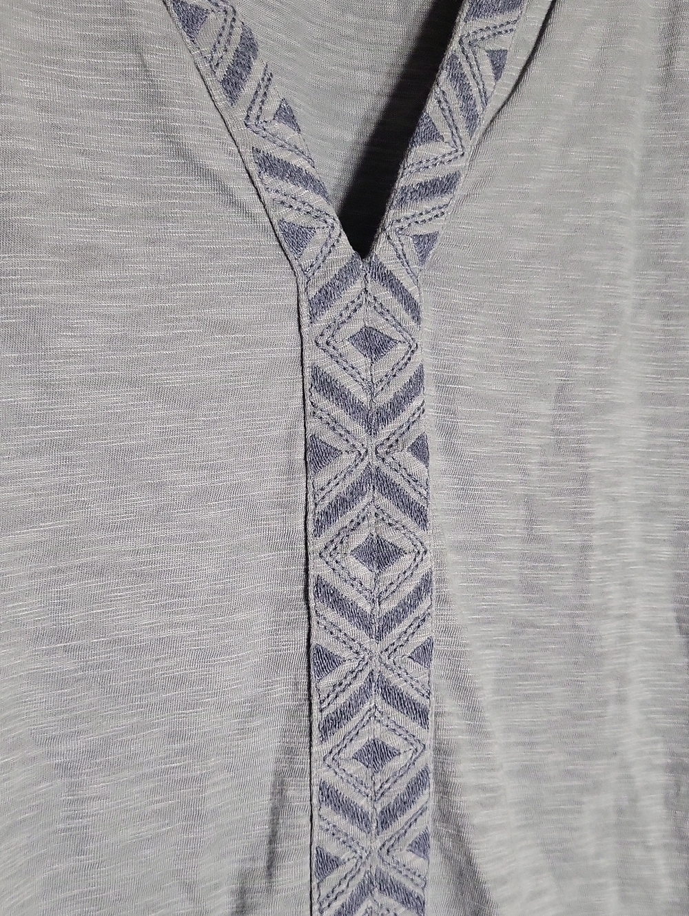 Orvis Womens XL Blue Embroidered Split Neck Cap Sleeve Blouse Boho Lightweight - Picture 4 of 7